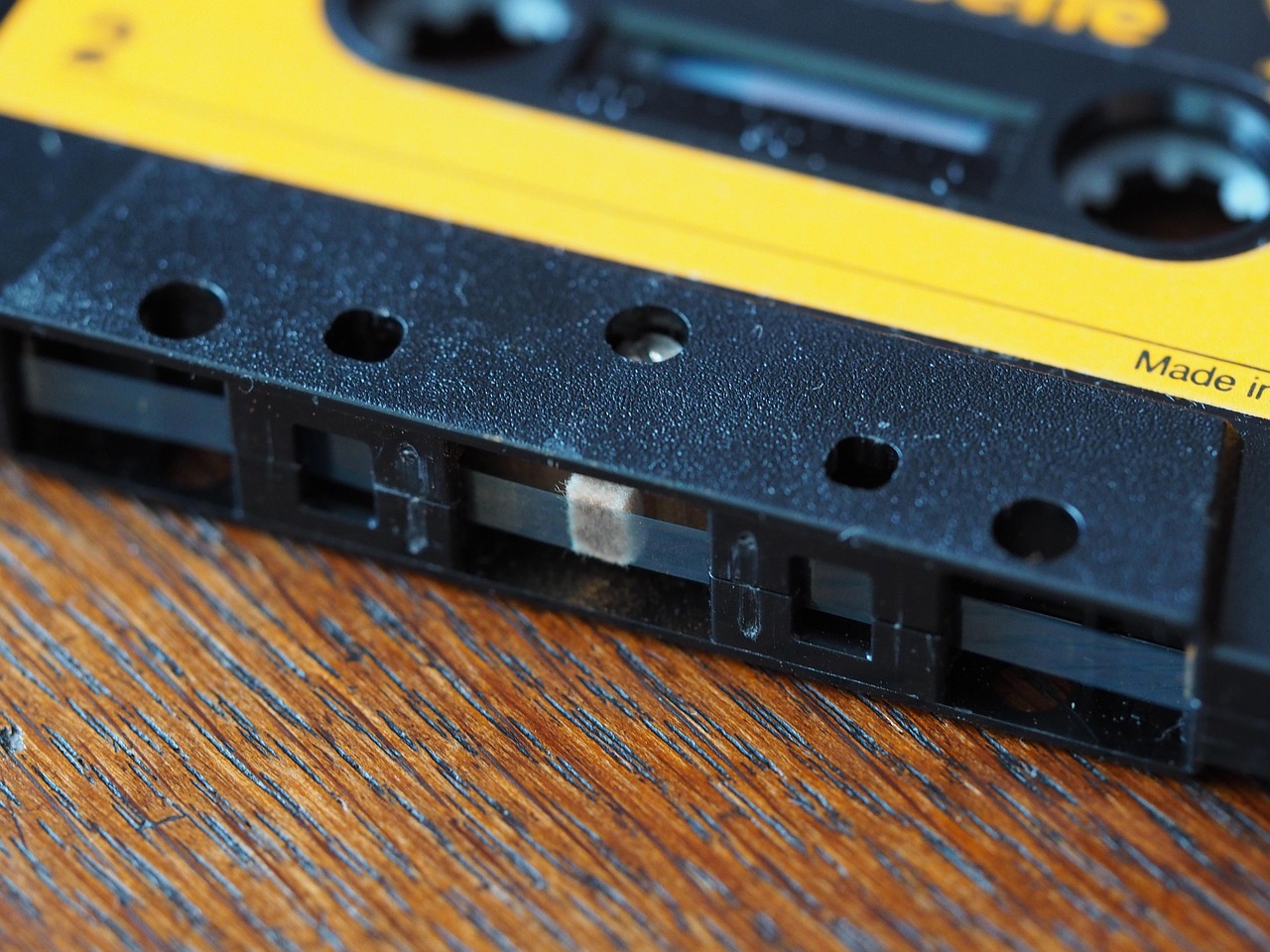 Replacement pod cartridges and coil heads laid out in bulk packaging